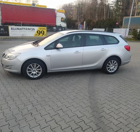 Opel Astra cena 15999 przebieg: 340000, rok produkcji 2011 z Lewin Brzeski małe 46